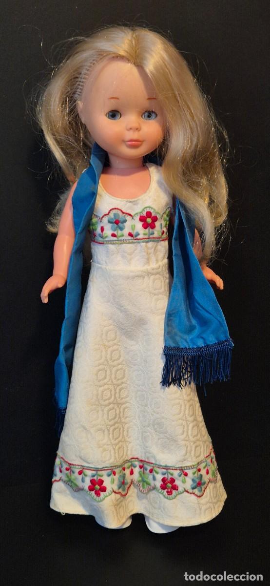 Mu&ntilde;ecas Nancy y Lucas: FAMOSA MU&Ntilde;ECA NANCY RUBIA Chal Modelo 66 del catalogo de 1976 MANCHADAS LAS OREJAS