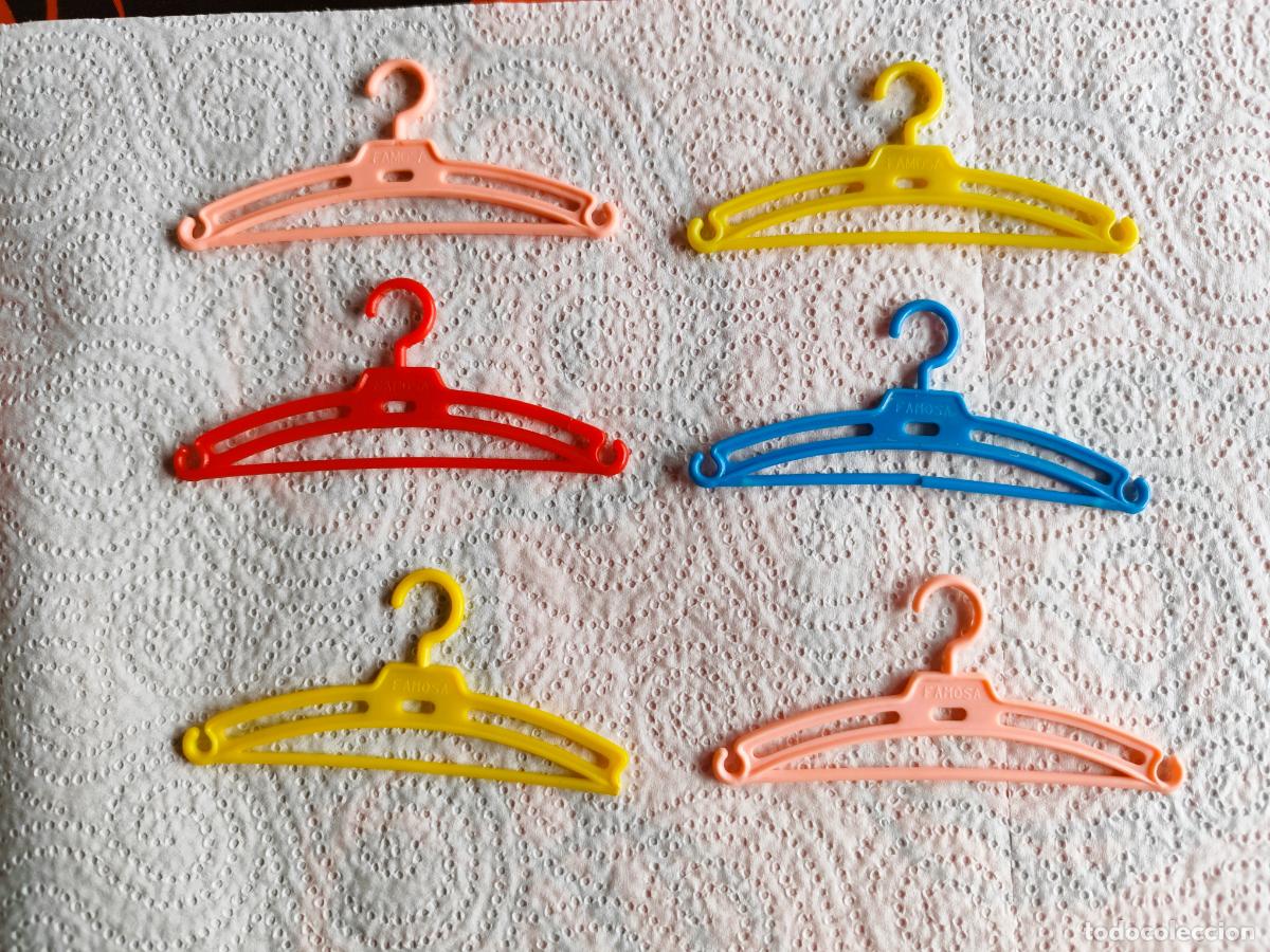 Mu&ntilde;ecas Nancy y Lucas: Lote 6 perchas originales y antiguas para la mu&ntilde;eca Nancy.