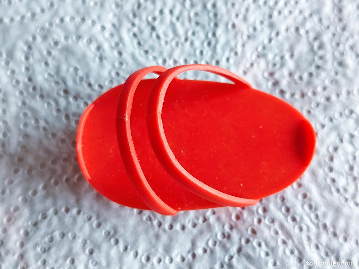Mu&ntilde;ecas Nancy y Lucas: NANCY - Pat&iacute;n de color rojo