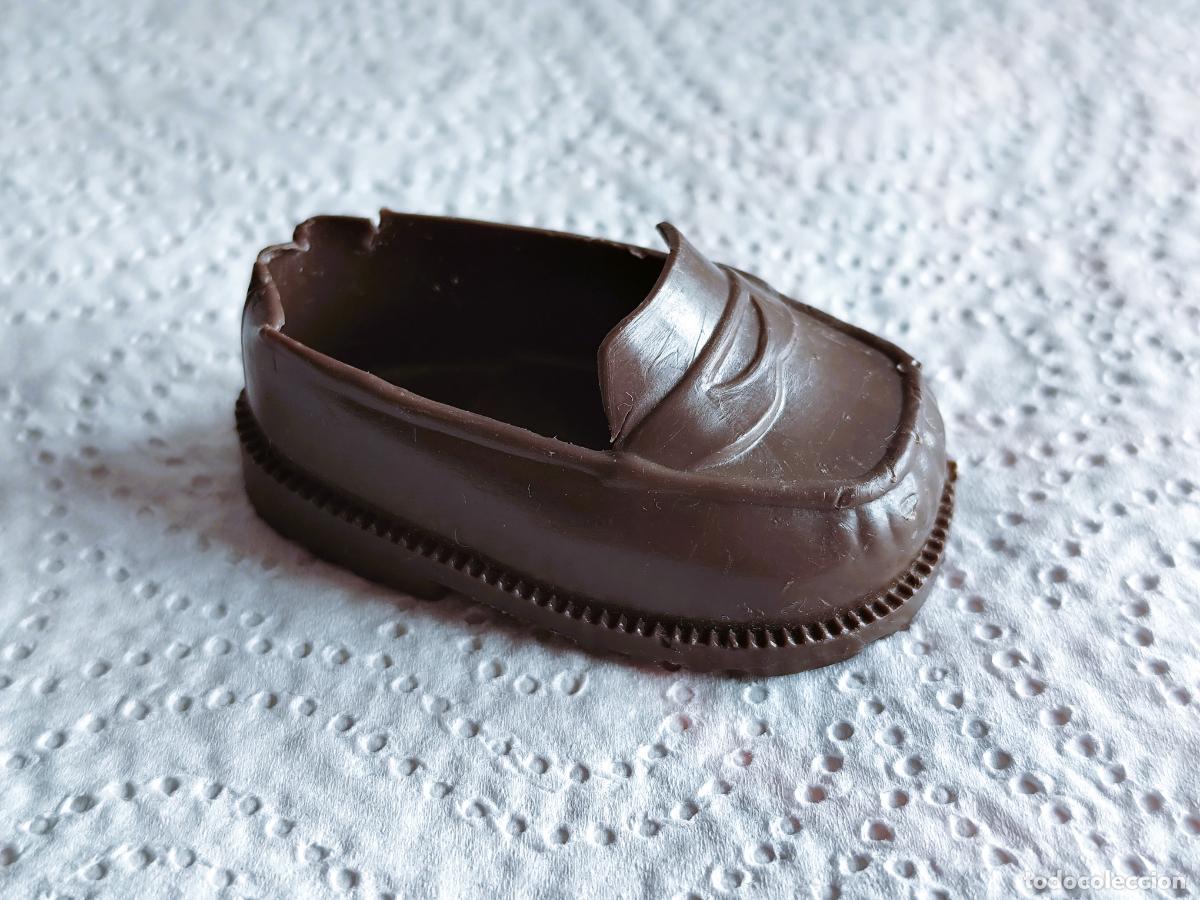 Mu&ntilde;ecas Nancy y Lucas: NANCY - Antiguo Zapato Mocas&iacute;n Marr&oacute;n.