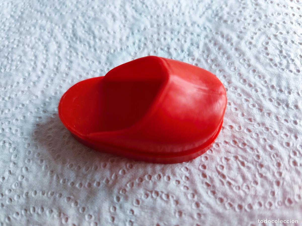 Mu&ntilde;ecas Nancy y Lucas: NANCY - Antiguo Zueco Zapato Rojo