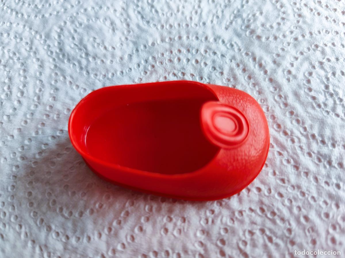 Mu&ntilde;ecas Nancy y Lucas: NANCY - Antiguo Zapato Bot&oacute;n Rojo