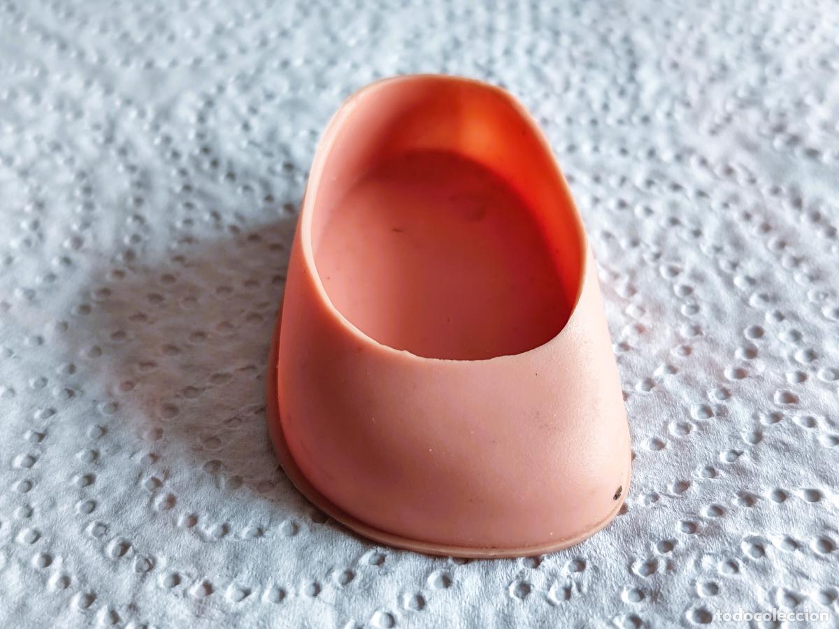 Mu&ntilde;ecas Nancy y Lucas: NANCY - Antiguo Zapato Rosa (es de Goma)