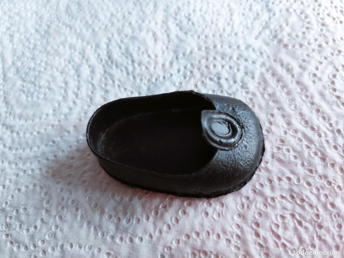 Mu&ntilde;ecas Nancy y Lucas: NANCY - Antiguo Zapato Bot&oacute;n Negro