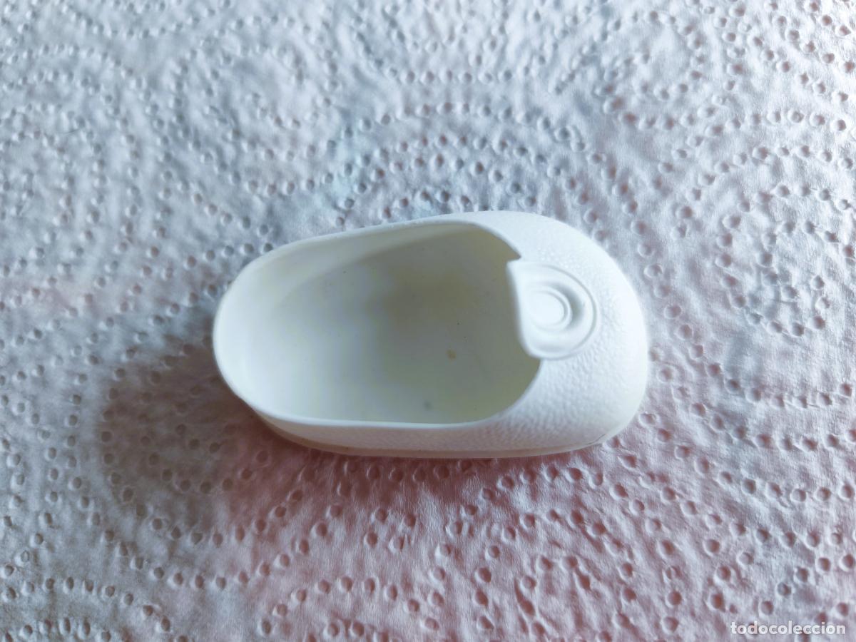 Mu&ntilde;ecas Nancy y Lucas: NANCY - Antiguo Zapato Blanco de Bot&oacute;n - Foto 2