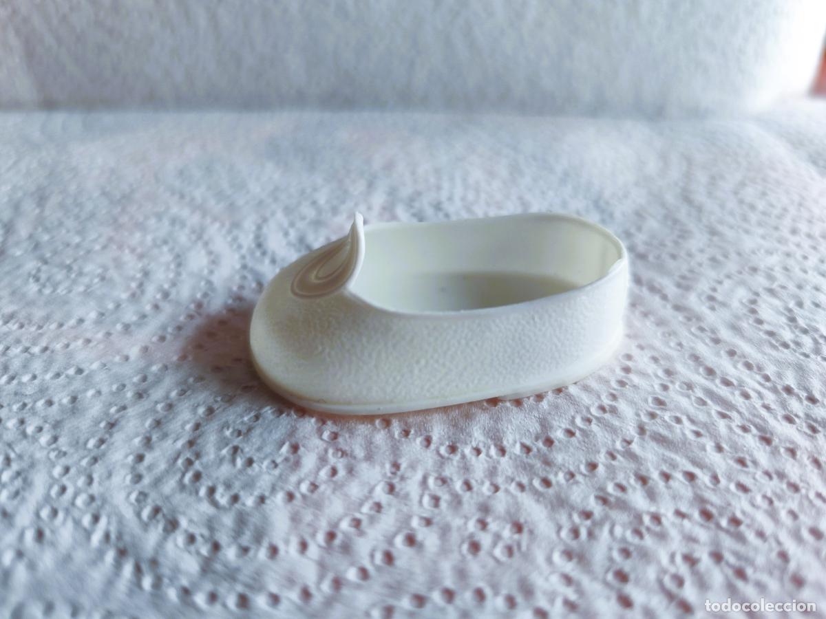Mu&ntilde;ecas Nancy y Lucas: NANCY - Antiguo Zapato Blanco de Bot&oacute;n - Foto 3