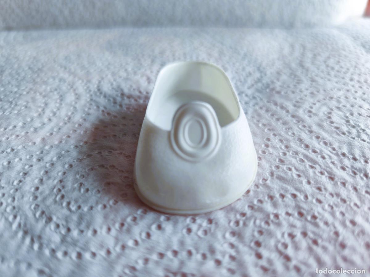 Mu&ntilde;ecas Nancy y Lucas: NANCY - Antiguo Zapato Blanco de Bot&oacute;n - Foto 1