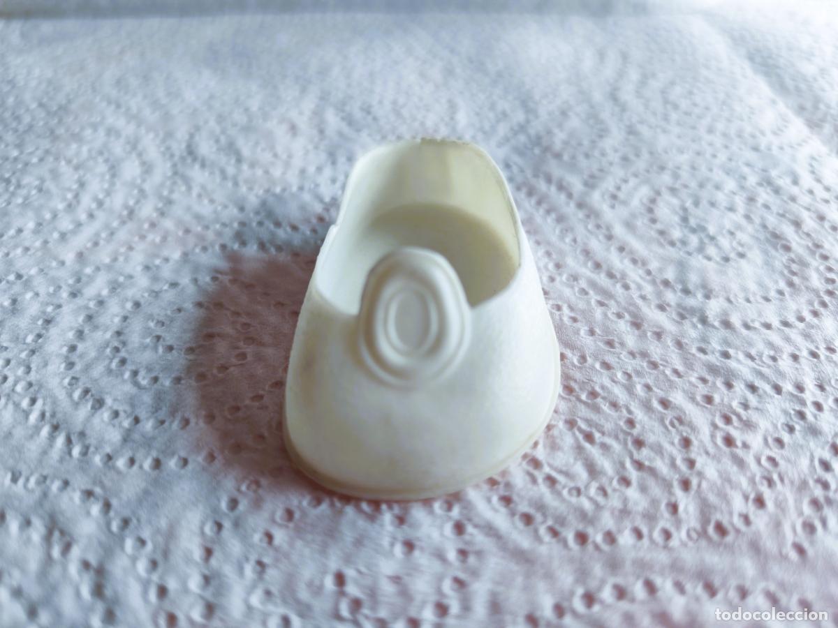 Mu&ntilde;ecas Nancy y Lucas: NANCY - Antiguo Zapato Blanco de Bot&oacute;n - Foto 2