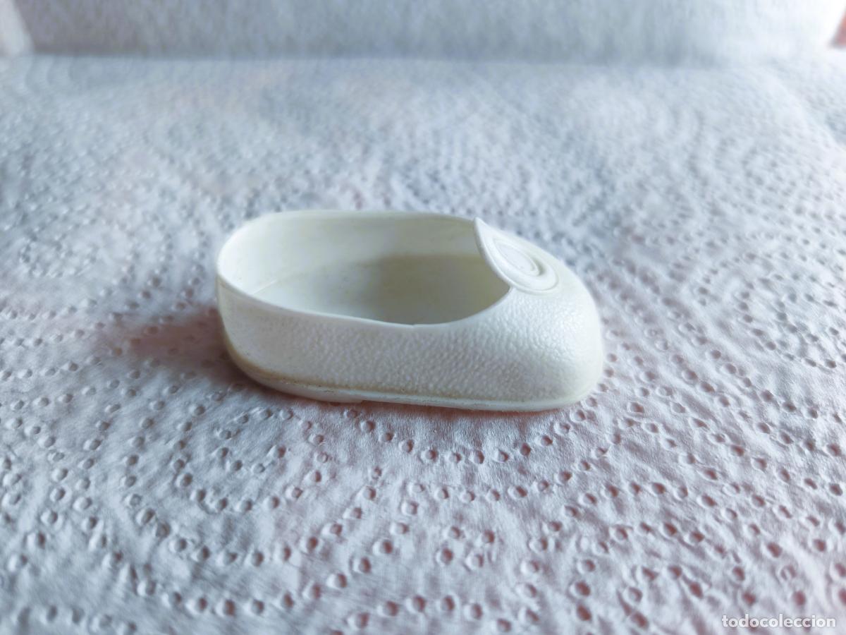 Mu&ntilde;ecas Nancy y Lucas: NANCY - Antiguo Zapato Blanco de Bot&oacute;n - Foto 2