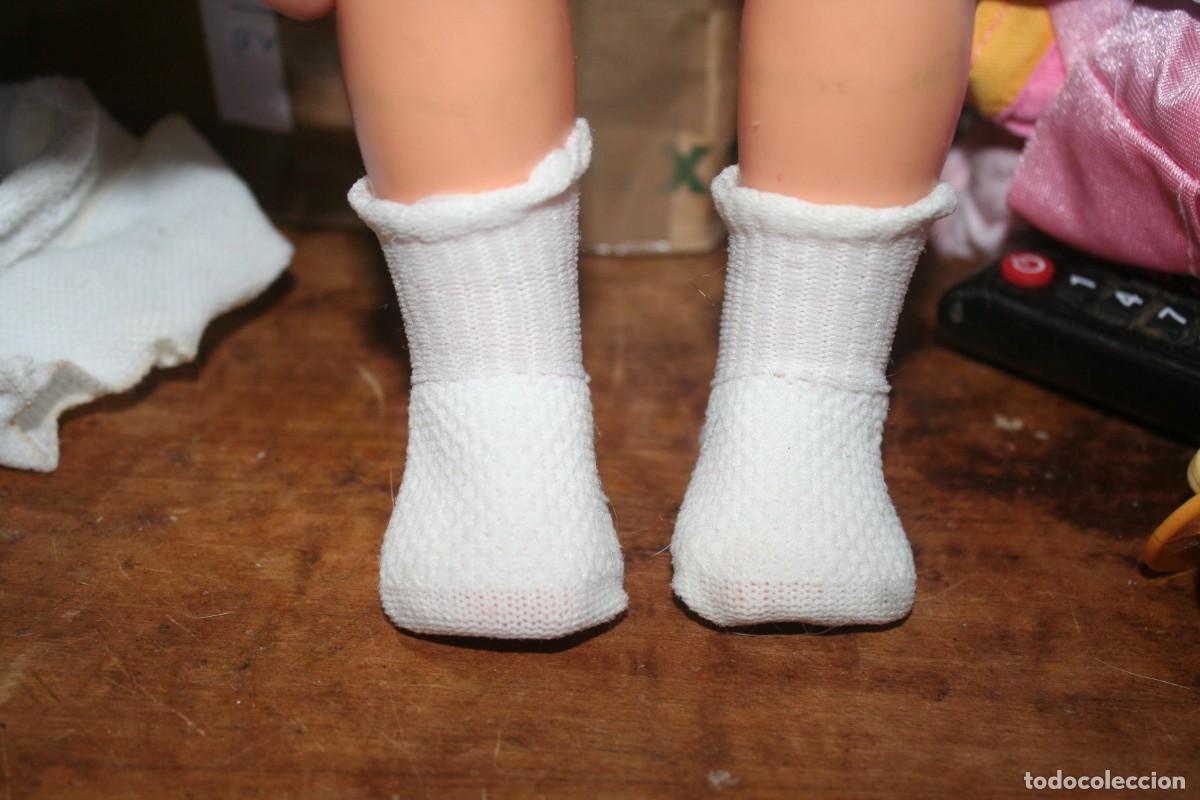Mu&ntilde;ecas Nancy y Lucas: calcetines valida mu&ntilde;eca nancy