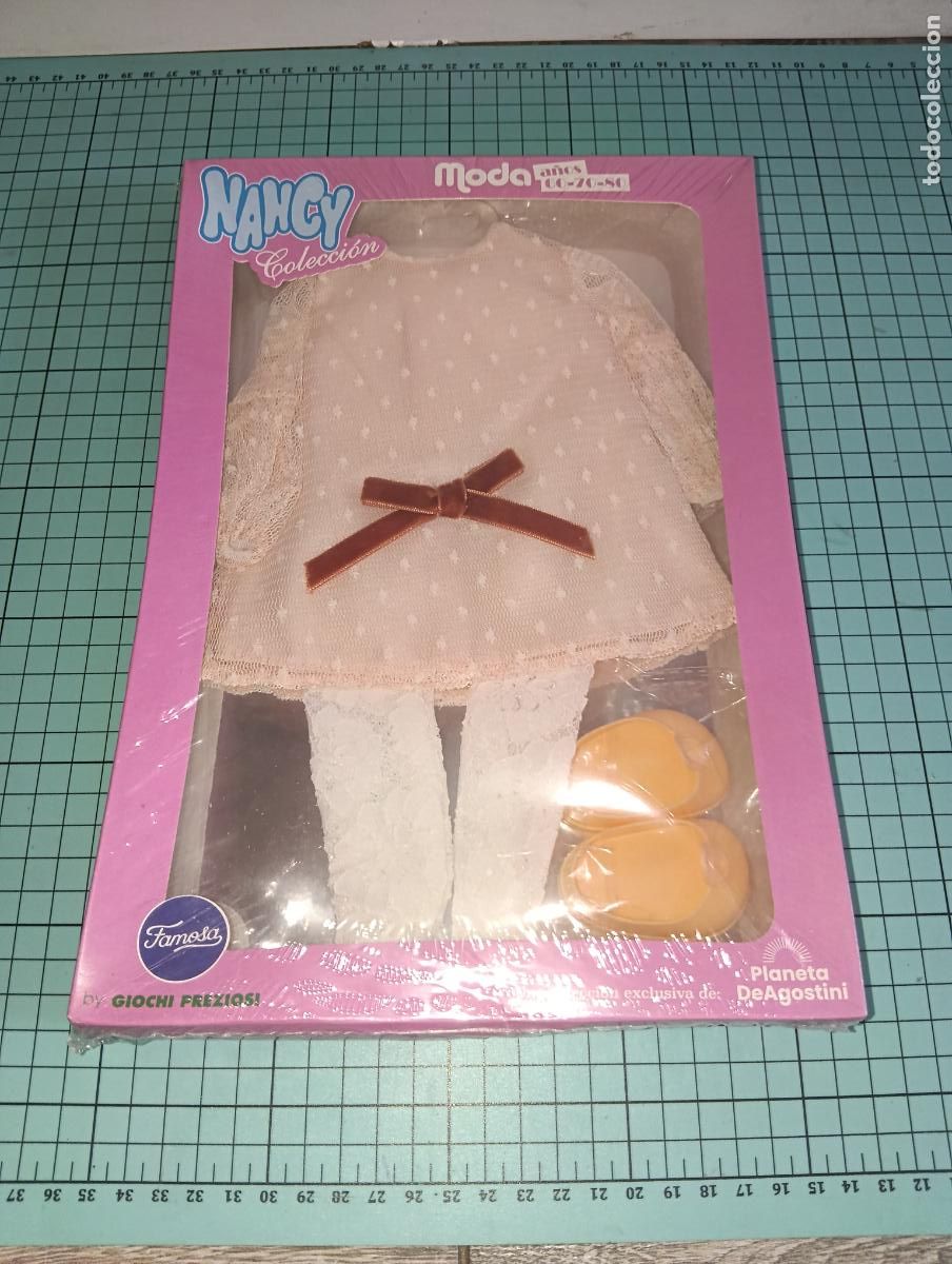 Mu&ntilde;ecas Nancy y Lucas: Bl&iacute;ster conjunto de mu&ntilde;eca Nancy moda 60-70-80