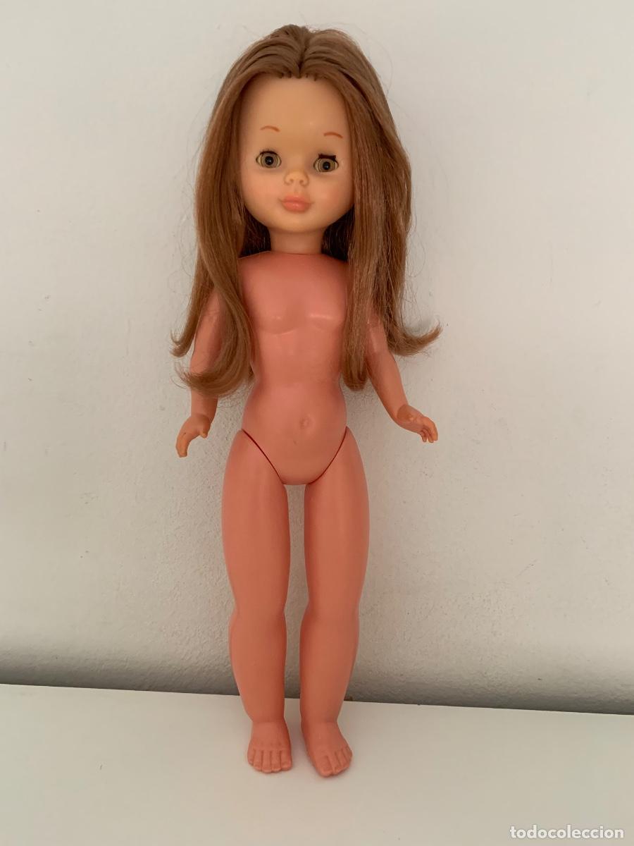 Mu&ntilde;ecas Nancy y Lucas: Nancy pelirroja, patabollo, brazo duro, ojos margarita miel, a&ntilde;os 70. Famosa. Leer
