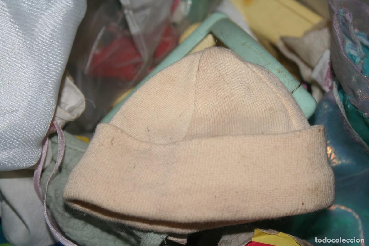 Mu&ntilde;ecas Nancy y Lucas: gorro amarillo para mu&ntilde;eca nancy no original - Foto 1