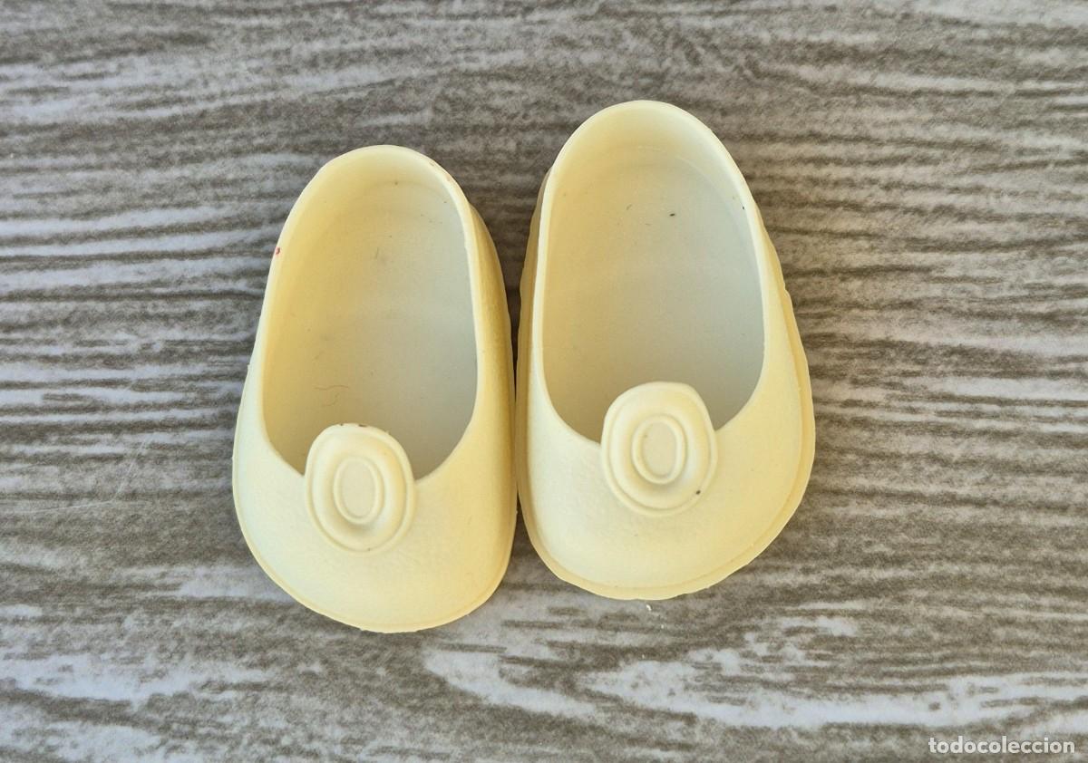 Mu&ntilde;ecas Nancy y Lucas: Nancy Zapatos Bot&oacute;n A&ntilde;os 70