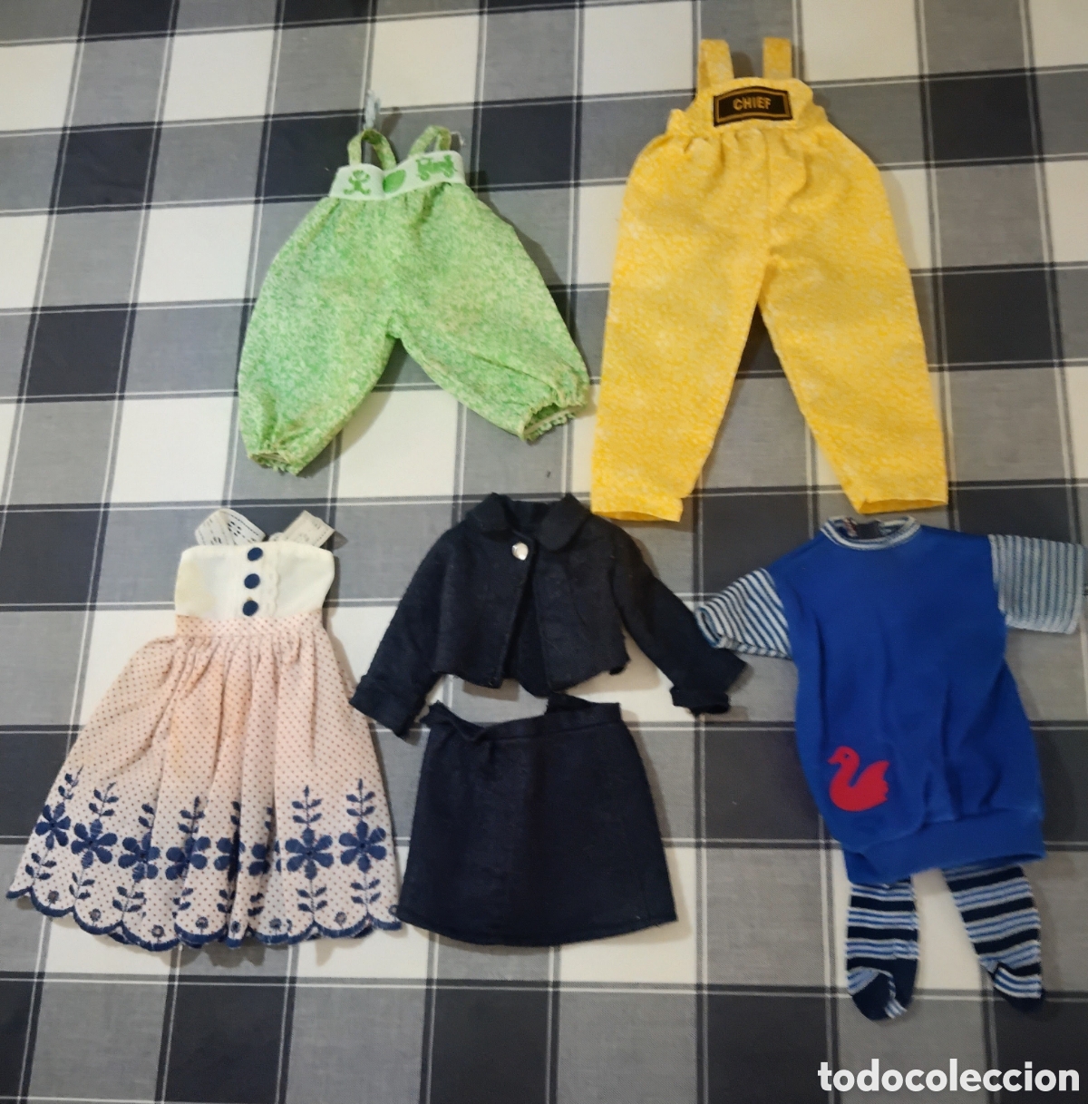Mu&ntilde;ecas Nancy y Lucas: LOTE ROPA MU&Ntilde;ECA NANCY