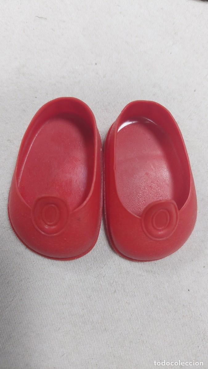 Mu&ntilde;ecas Nancy y Lucas: Zapatos rojos de Mu&ntilde;eca Nancy