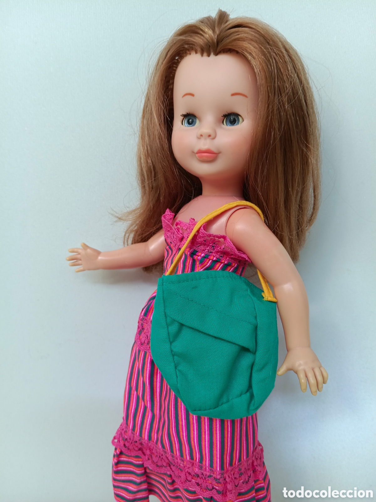 Mu&ntilde;ecas Nancy y Lucas: Bolso verde y amarillo v&aacute;lido para Nancy a&ntilde;os 80 90