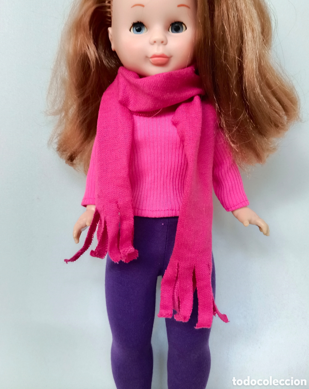 Mu&ntilde;ecas Nancy y Lucas: Bufanda rosa fucsia a&ntilde;os 80 v&aacute;lida para Nancy