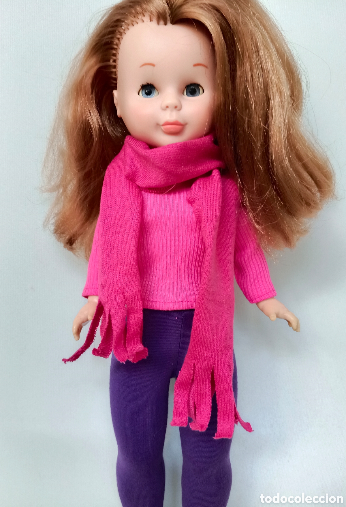 Mu&ntilde;ecas Nancy y Lucas: Bufanda rosa fucsia a&ntilde;os 80 v&aacute;lida para Nancy
