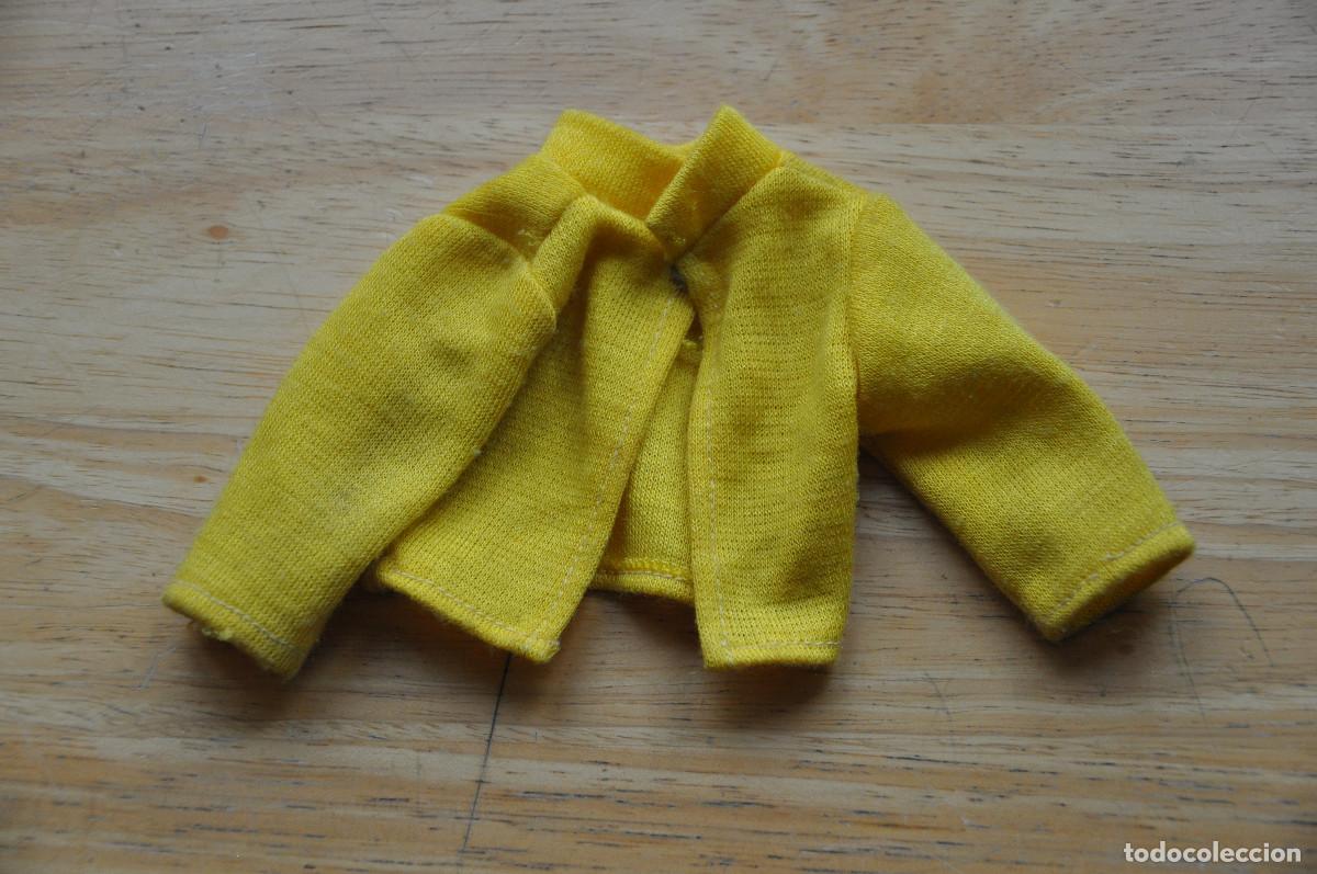 Mu&ntilde;ecas Nancy y Lucas: CHAQUETA AMARILLA PARA MU&Ntilde;ECA NANCY