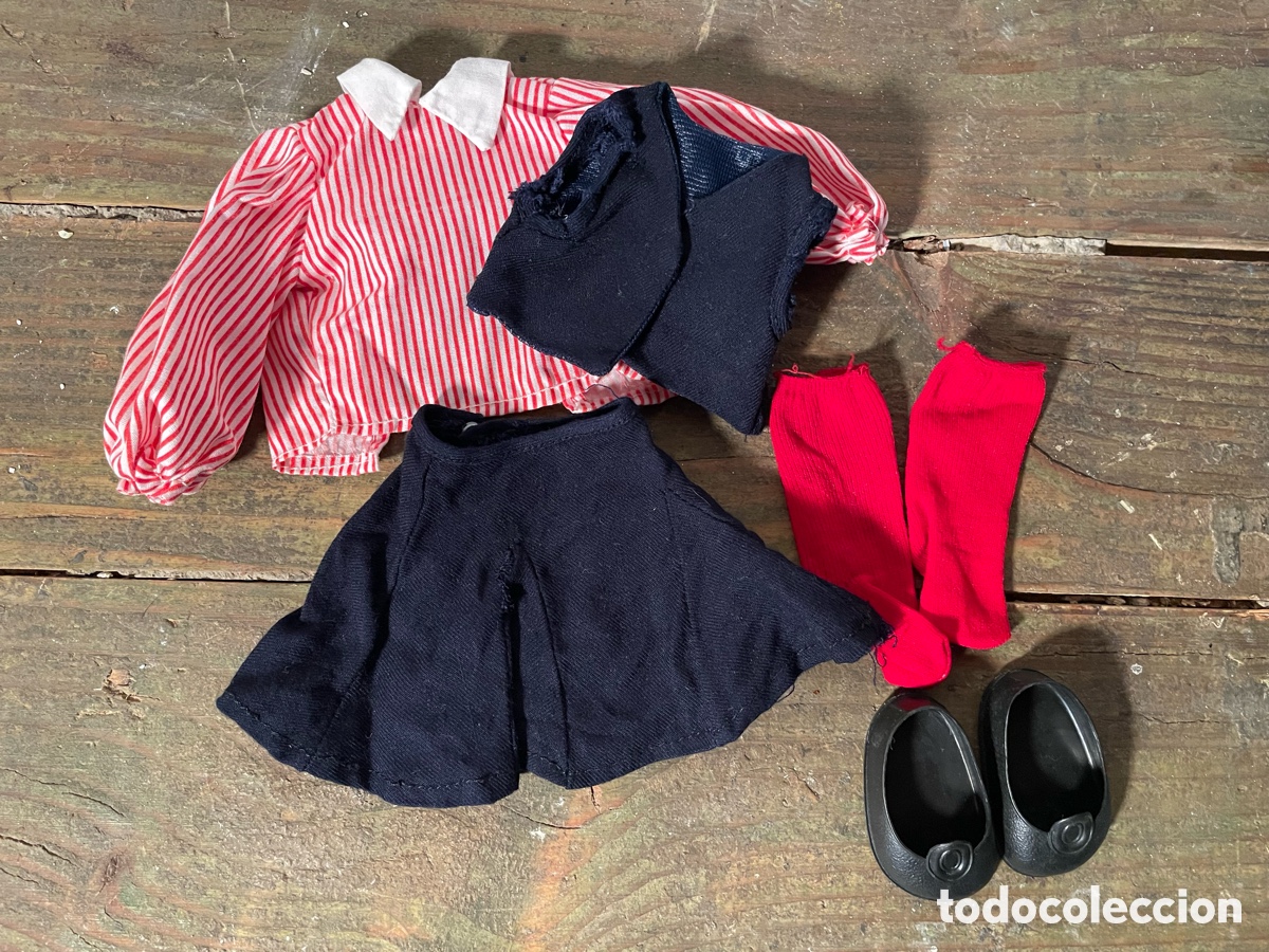 Mu&ntilde;ecas Nancy y Lucas: CONJUNTO COLEGIALA PARA MU&Ntilde;ECA NANCY. ORIGINAL - Foto 1