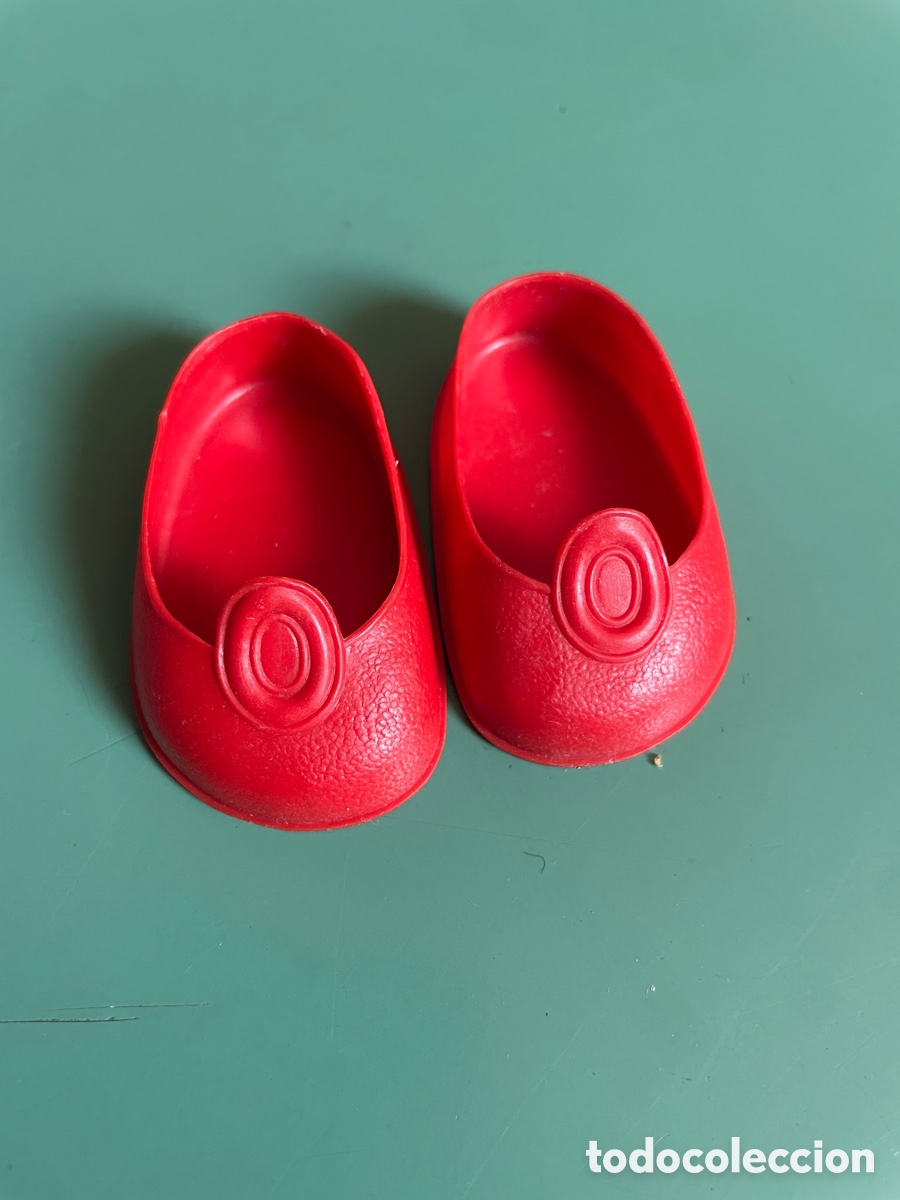 Mu&ntilde;ecas Nancy y Lucas: PAR DE ZAPATOS MODELO BOT&Oacute;N DE NANCY EN ROJO. ORIGINAL
