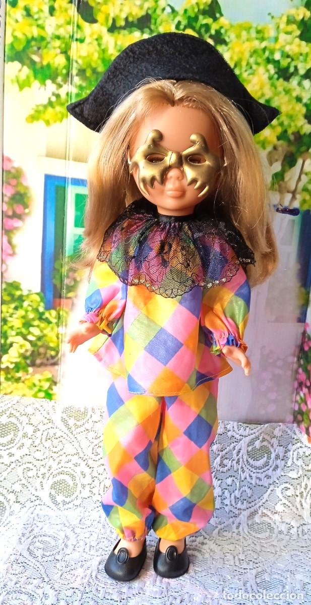 Mu&ntilde;ecas Nancy y Lucas: CONJUNTO ARLEQUIN CON GORRO-NANCY DISFRACES-A&Ntilde;OS 80