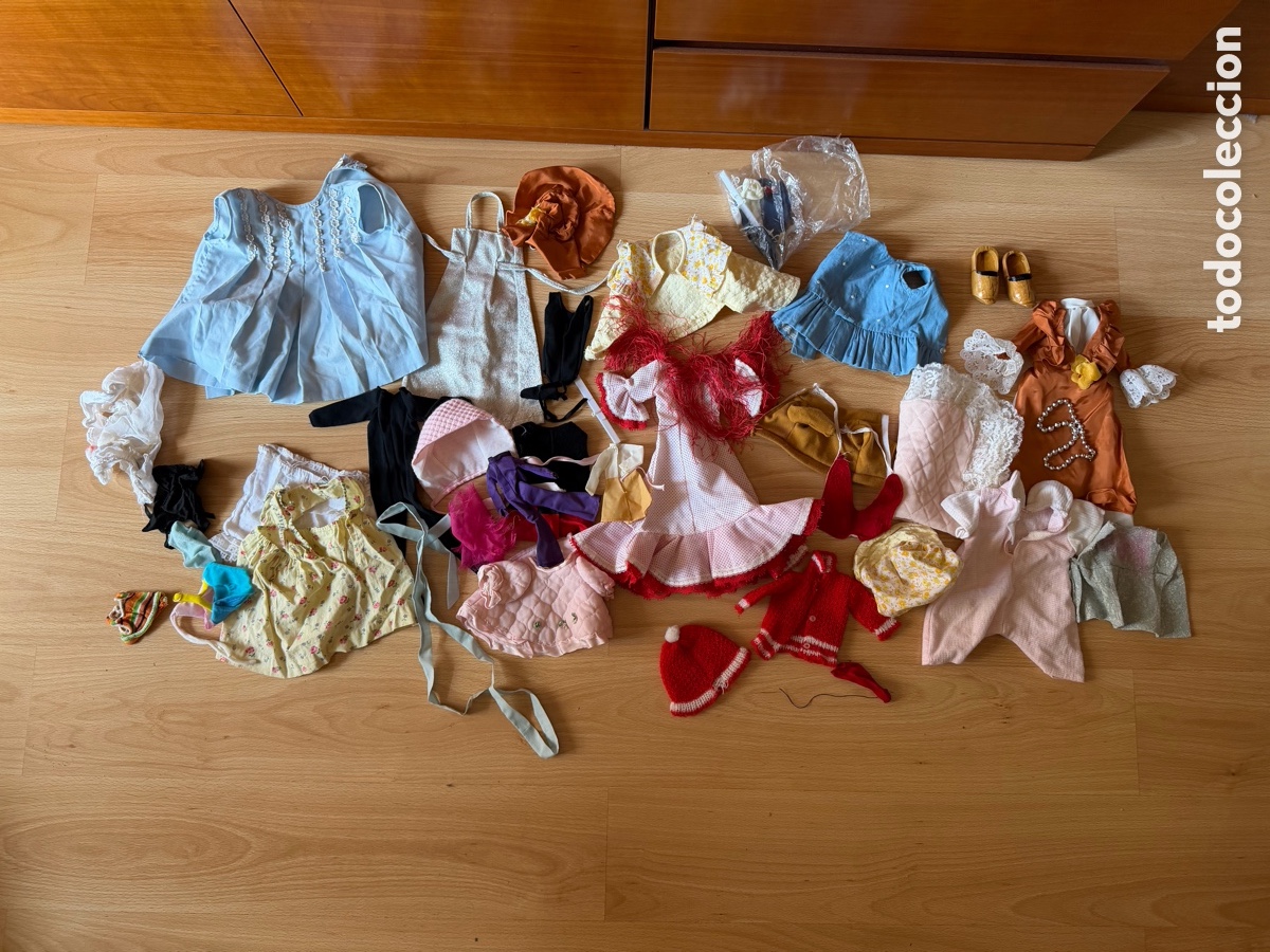 Mu&ntilde;ecas Nancy y Lucas: LOTE ROPA TIPO NANCY Y OTRAS MU&Ntilde;ECAS