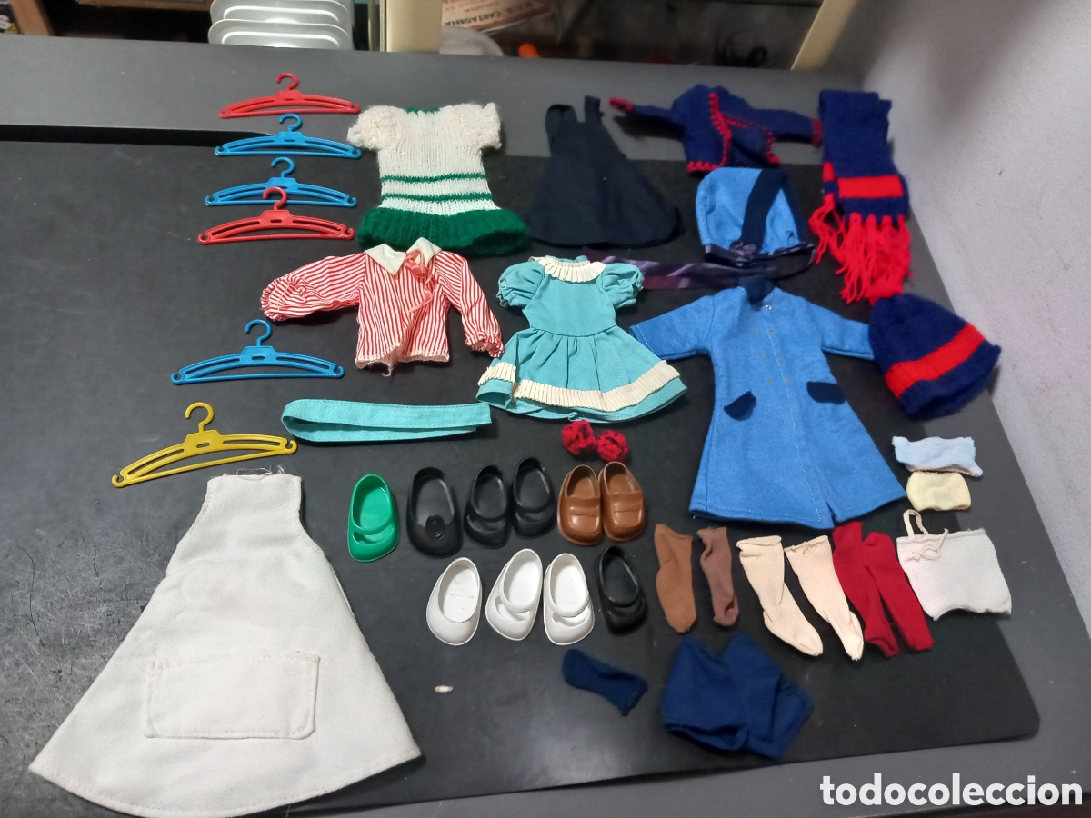 Mu&ntilde;ecas Nancy y Lucas: NANCY LESLY GRAN LOTE DE VESTIDOS Y ACCESORIOS A&Ntilde;OS 70 ORIGINALES