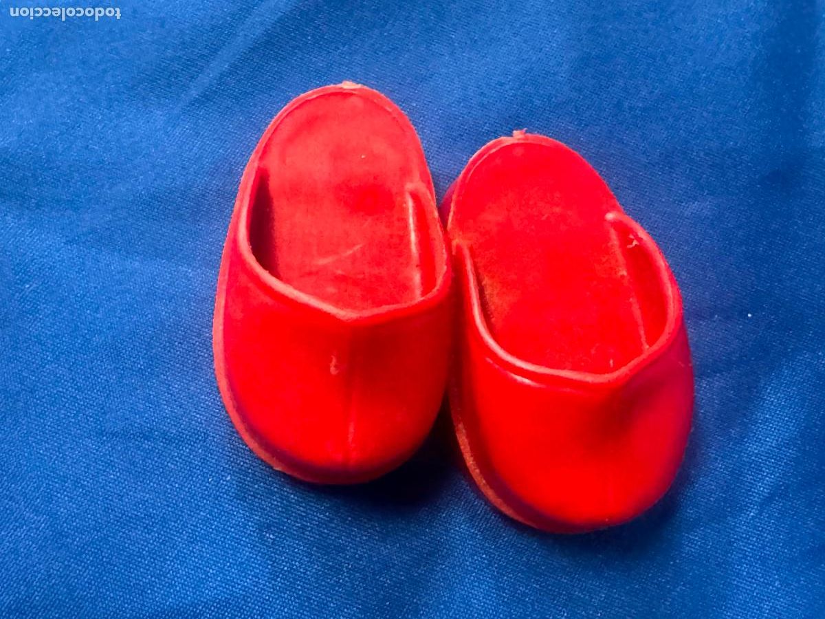 Mu&ntilde;ecas Nancy y Lucas: ZAPATOS ROJOS ZUECOS DE NANCY
