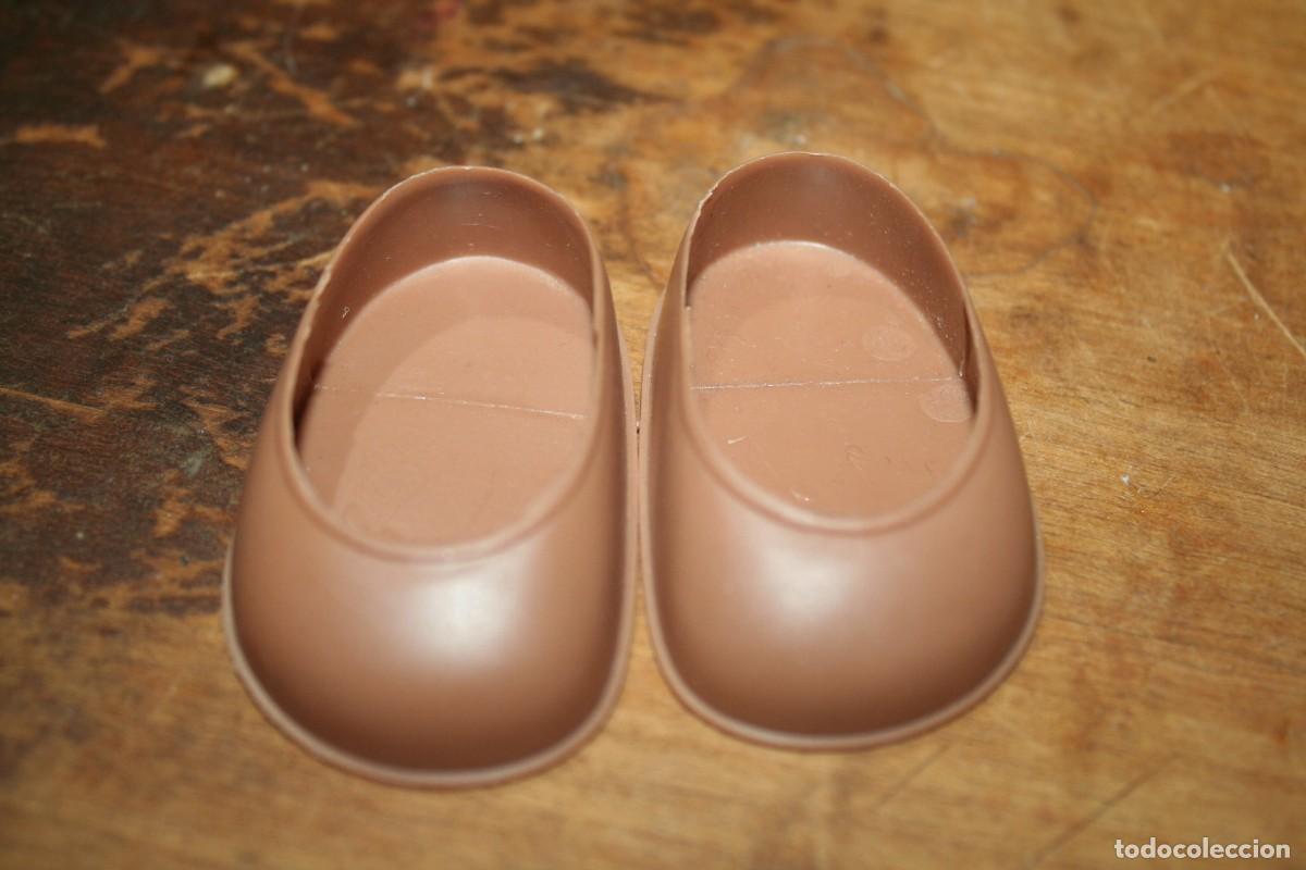 Mu&ntilde;ecas Nancy y Lucas: ZAPATOS COLORES MU&Ntilde;ECA NANCY