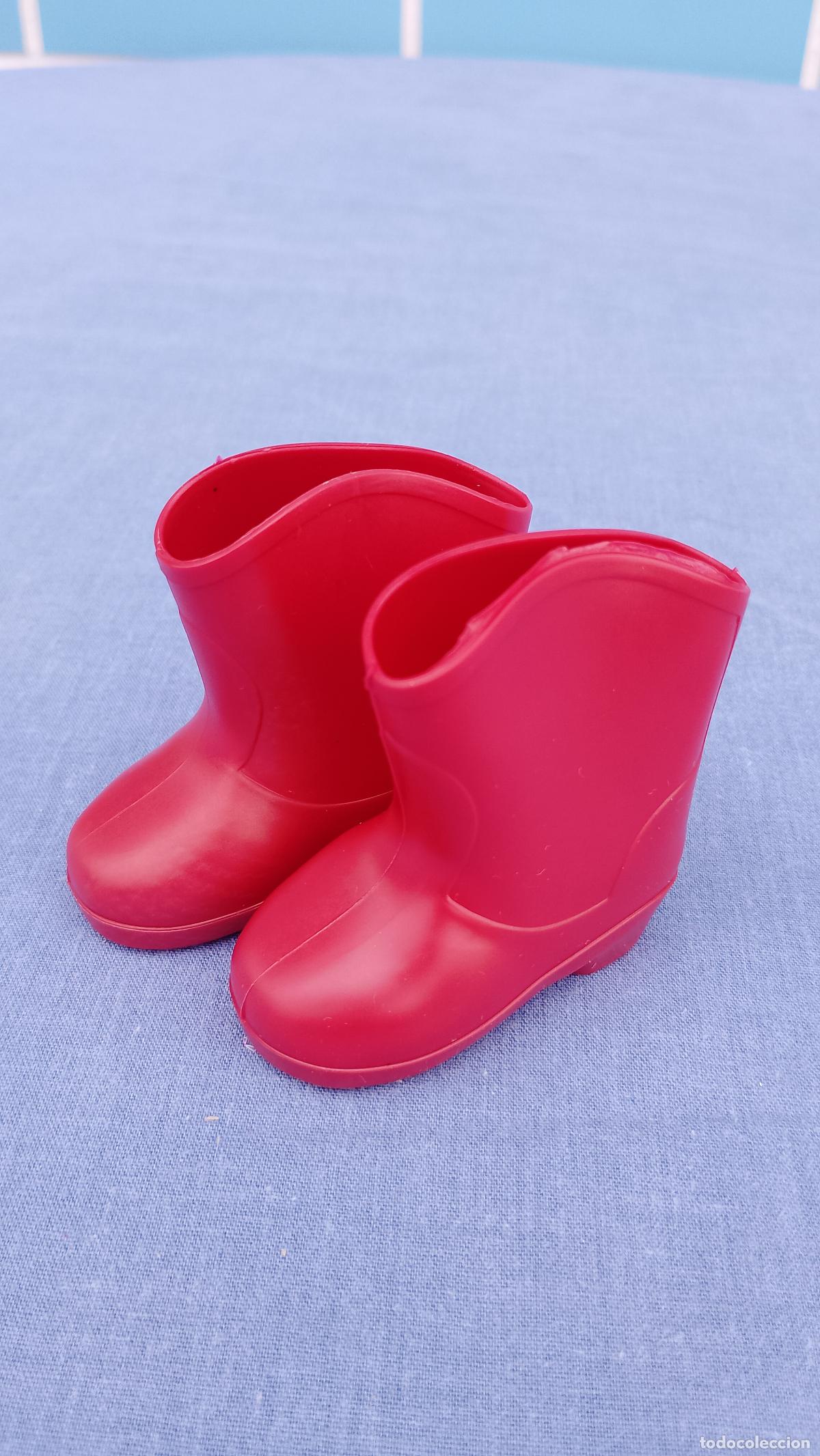 Mu&ntilde;ecas Nancy y Lucas: Antiguas botas rojas de goma originales de mu&ntilde;eca Nancy de Famosa