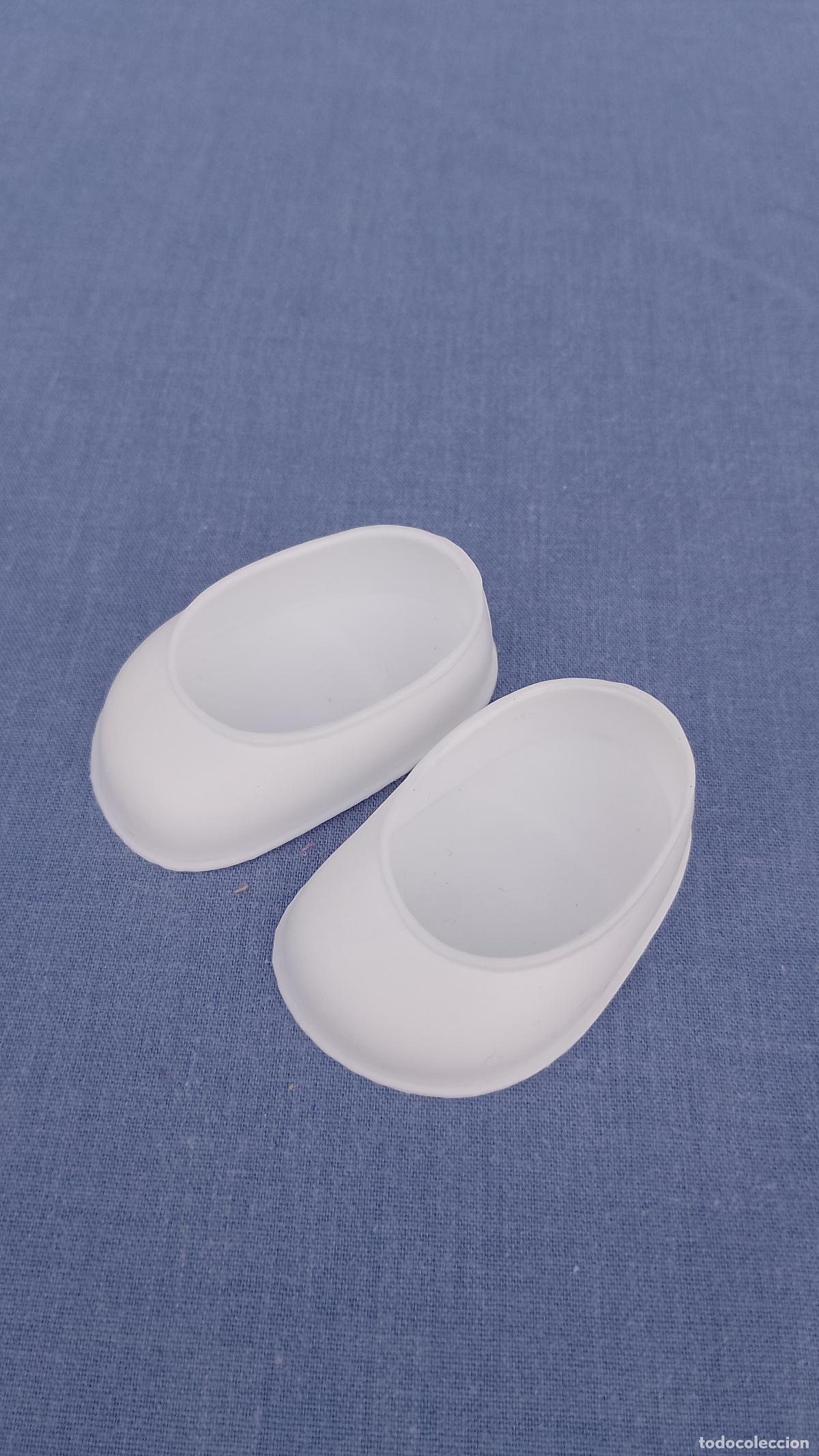 Mu&ntilde;ecas Nancy y Lucas: Antiguos zapatos blancos originales de mu&ntilde;eca Nancy de Famosa