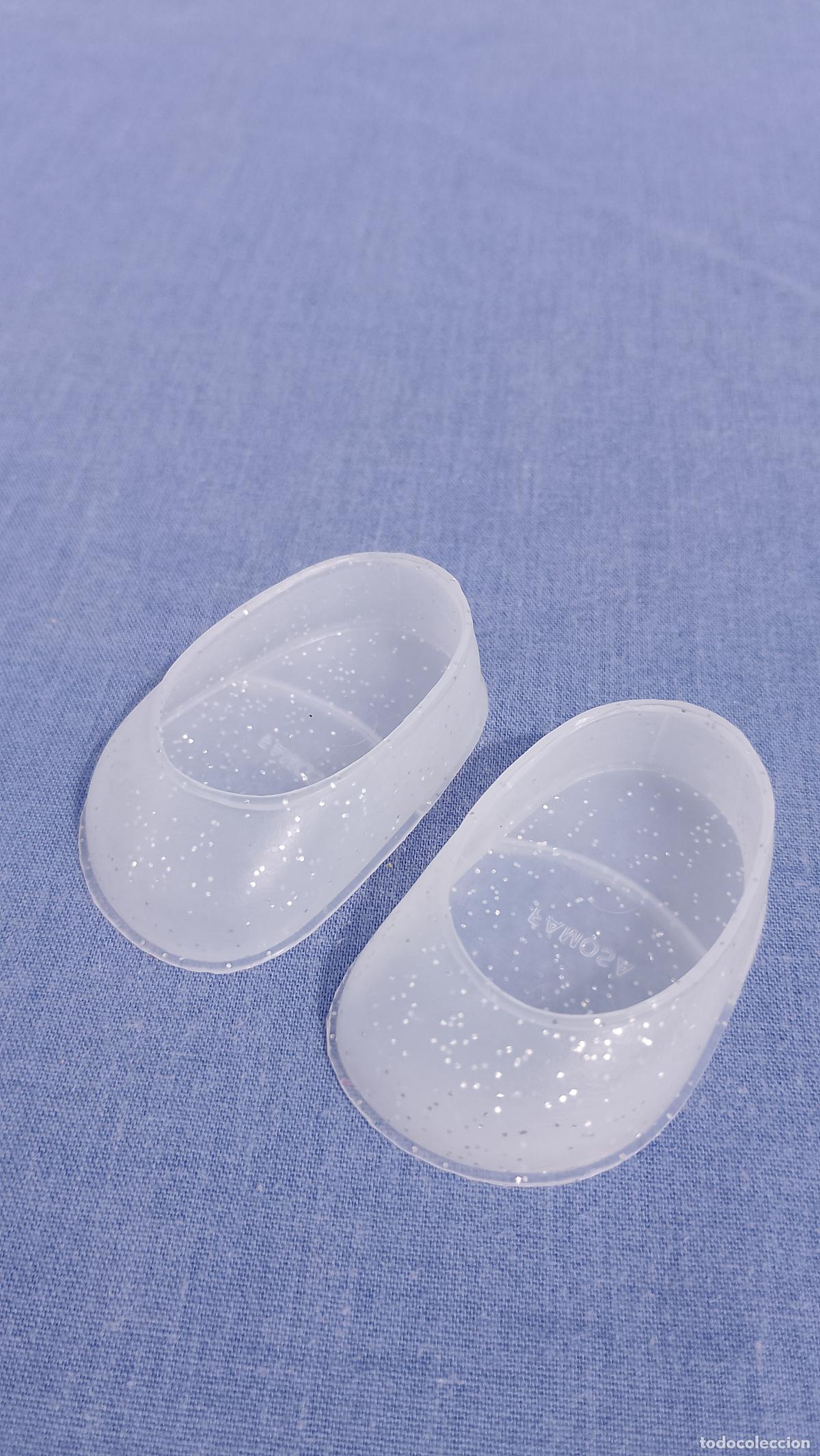 Mu&ntilde;ecas Nancy y Lucas: Antiguos zapatos transparentes purpurina originales de mu&ntilde;eca Nancy de Famosa