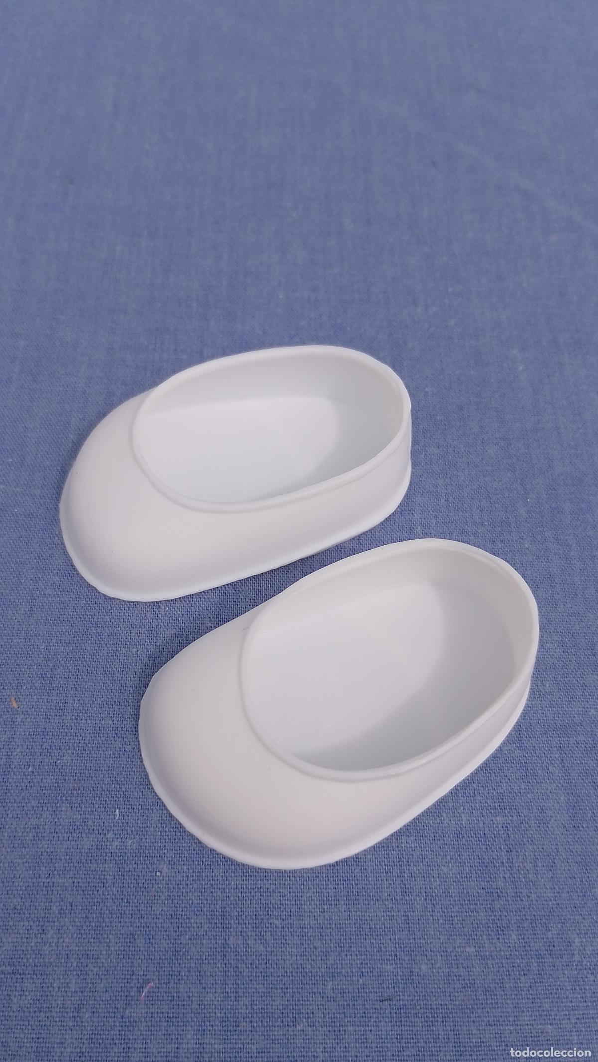 Mu&ntilde;ecas Nancy y Lucas: Antiguos zapatos blancos originales de mu&ntilde;eca Nancy de Famosa