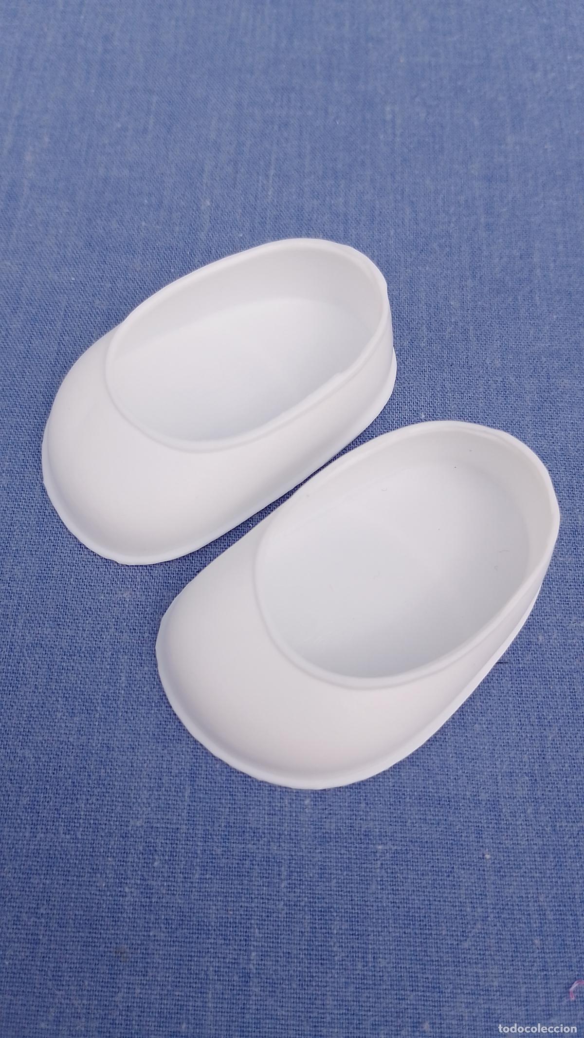 Mu&ntilde;ecas Nancy y Lucas: Antiguos zapatos blancos originales de mu&ntilde;eca Nancy de Famosa