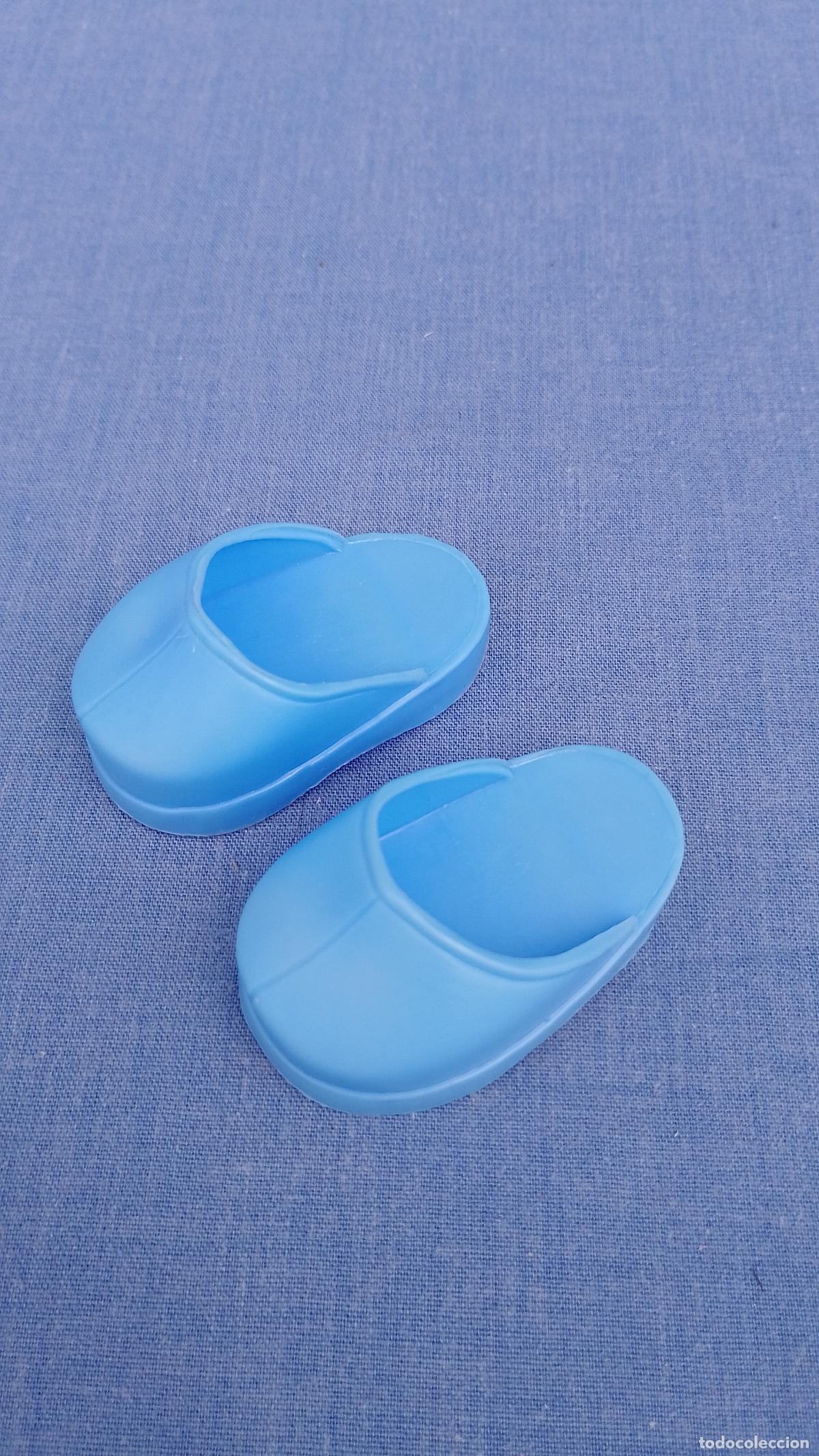 Mu&ntilde;ecas Nancy y Lucas: Antiguos zuecos azules originales de mu&ntilde;eca Nancy de Famosa