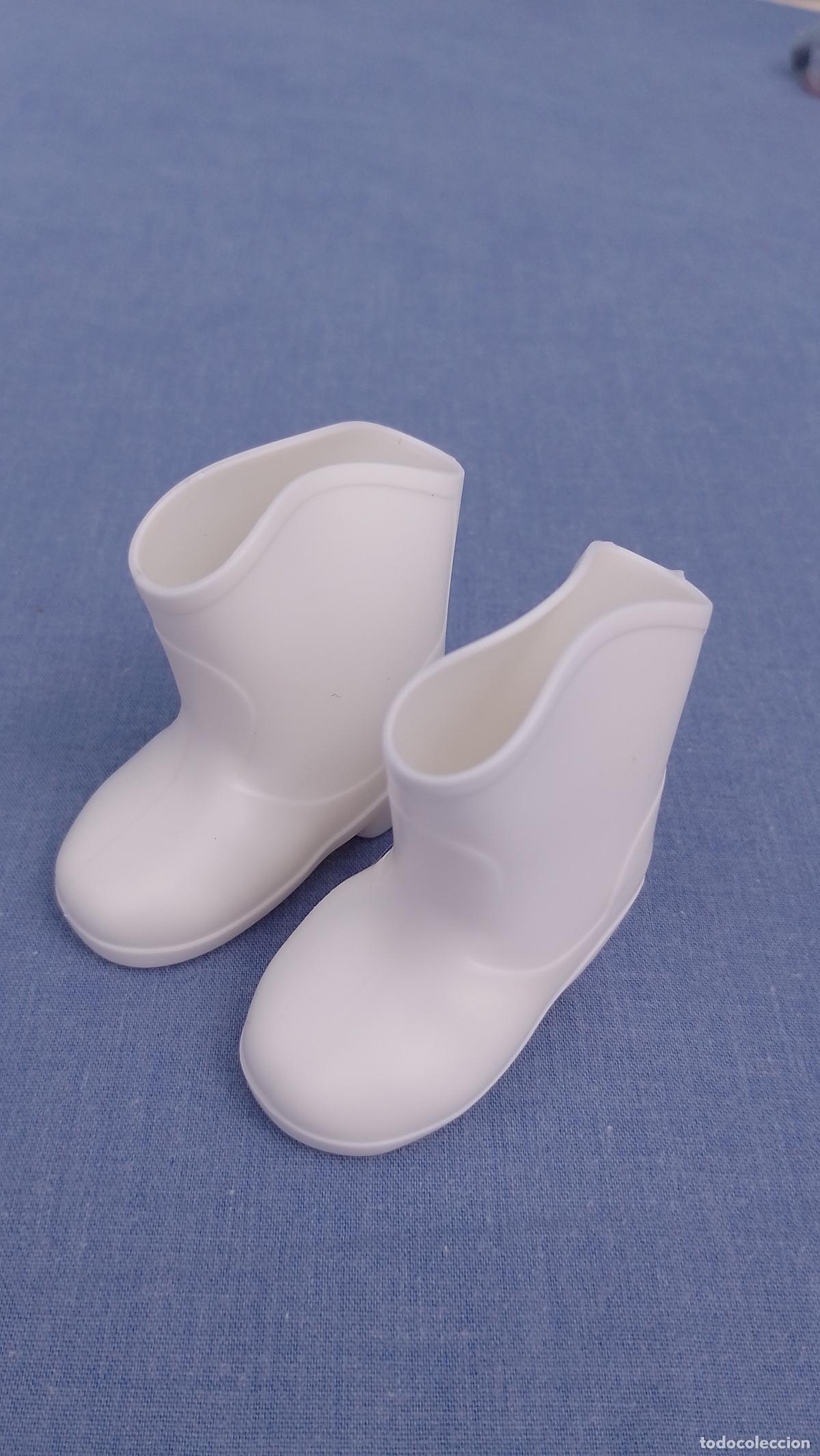 Mu&ntilde;ecas Nancy y Lucas: Antiguas botas blancas de goma originales de mu&ntilde;eca Nancy de Famosa