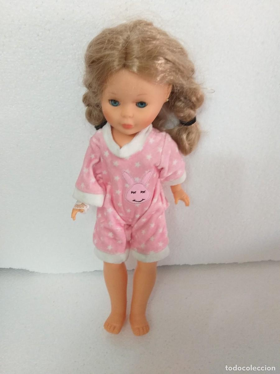 Mu&ntilde;ecas Nancy y Lucas: Mu&ntilde;eca Nancy Famosa Pijama Estrellas Conejo