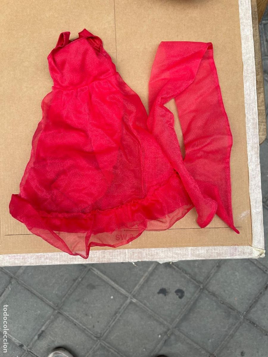 Mu&ntilde;ecas Nancy y Lucas: Nancy Famosa, vestido antiguo Rojo Fiesta (L113)