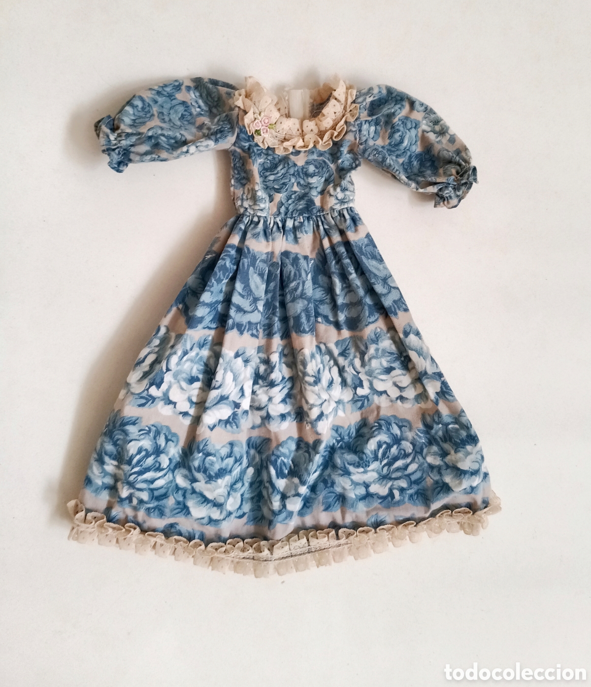 Mu&ntilde;ecas Nancy y Lucas: Nancy Nostalgia vestido de &eacute;poca azul y blanco a&ntilde;os 70 Famosa