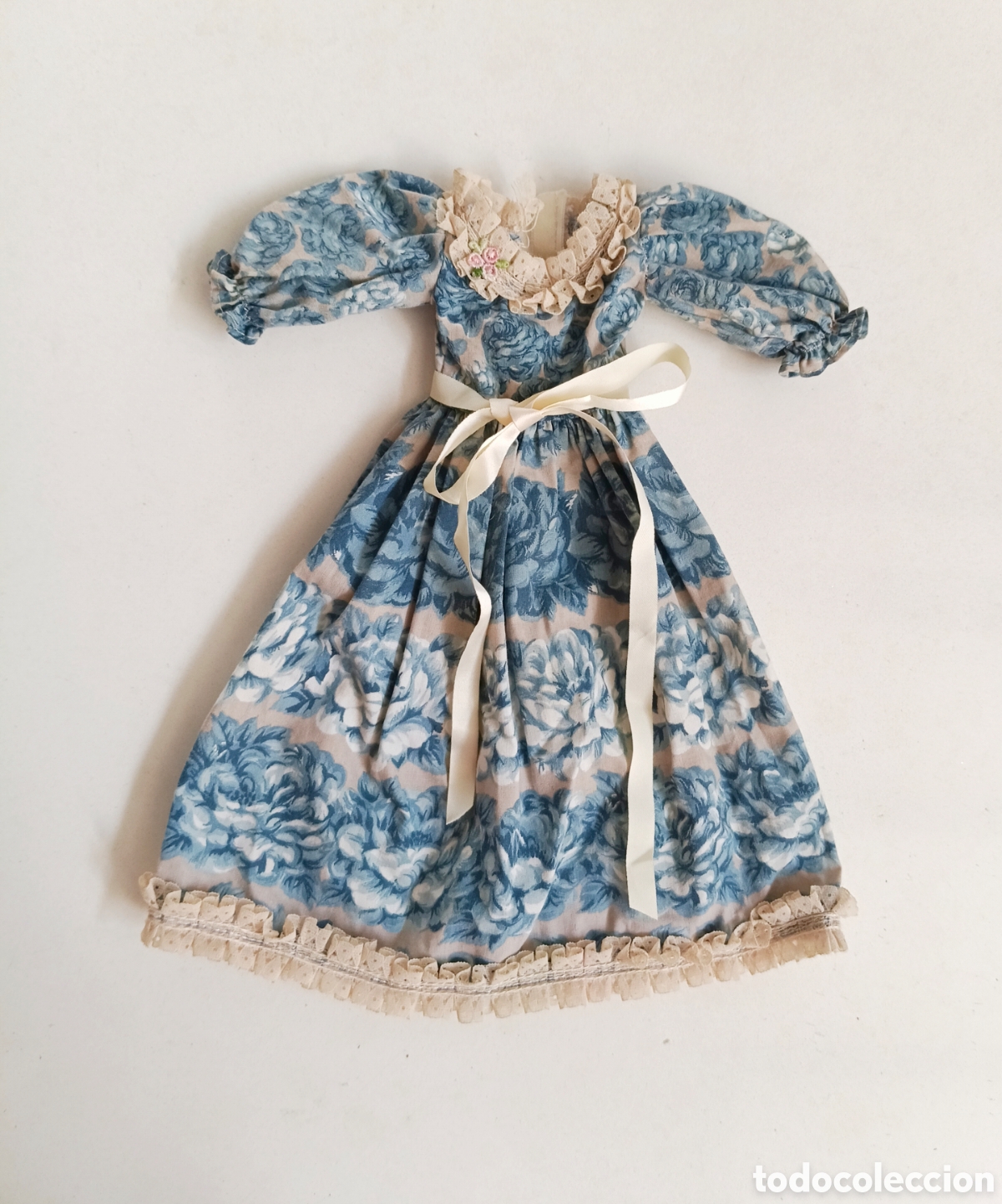 Mu&ntilde;ecas Nancy y Lucas: Nancy Nostalgia vestido de &eacute;poca azul y blanco a&ntilde;os 70 Famosa