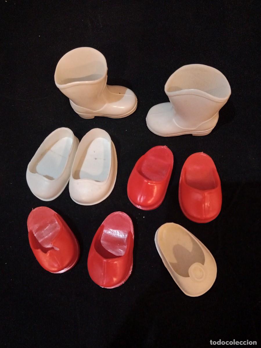 Mu&ntilde;ecas Nancy y Lucas: Lote de zapatos sueltos de mu&ntilde;eca Nancy de Famosa