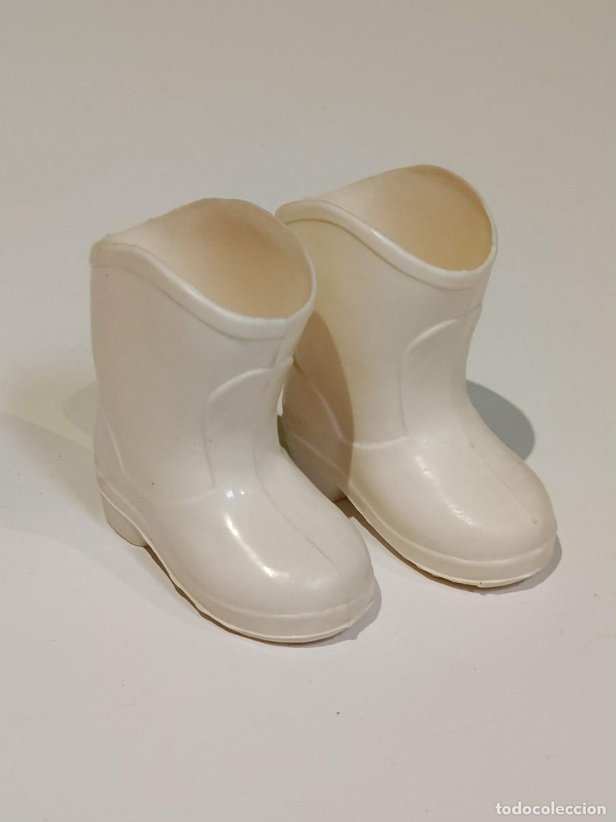 Mu&ntilde;ecas Nancy y Lucas: Botas blancas Nancy a&ntilde;os 70