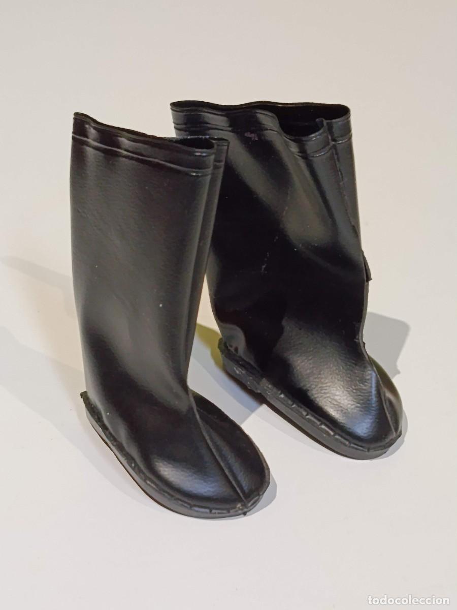 Mu&ntilde;ecas Nancy y Lucas: Botas negras Nancy a&ntilde;os 70