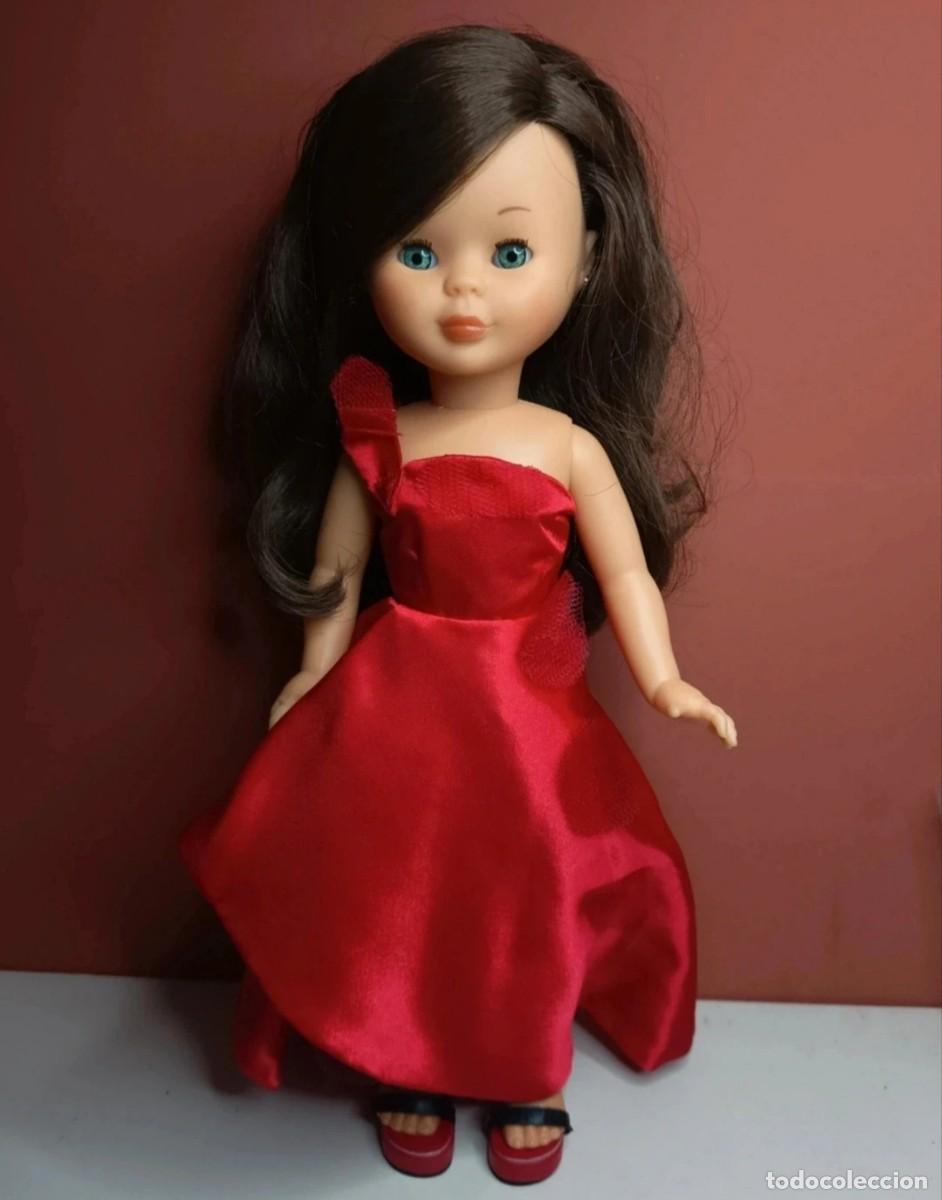 Mu&ntilde;ecas Nancy y Lucas: Nancy Famosa Colecci&oacute;n Planeta con vestido