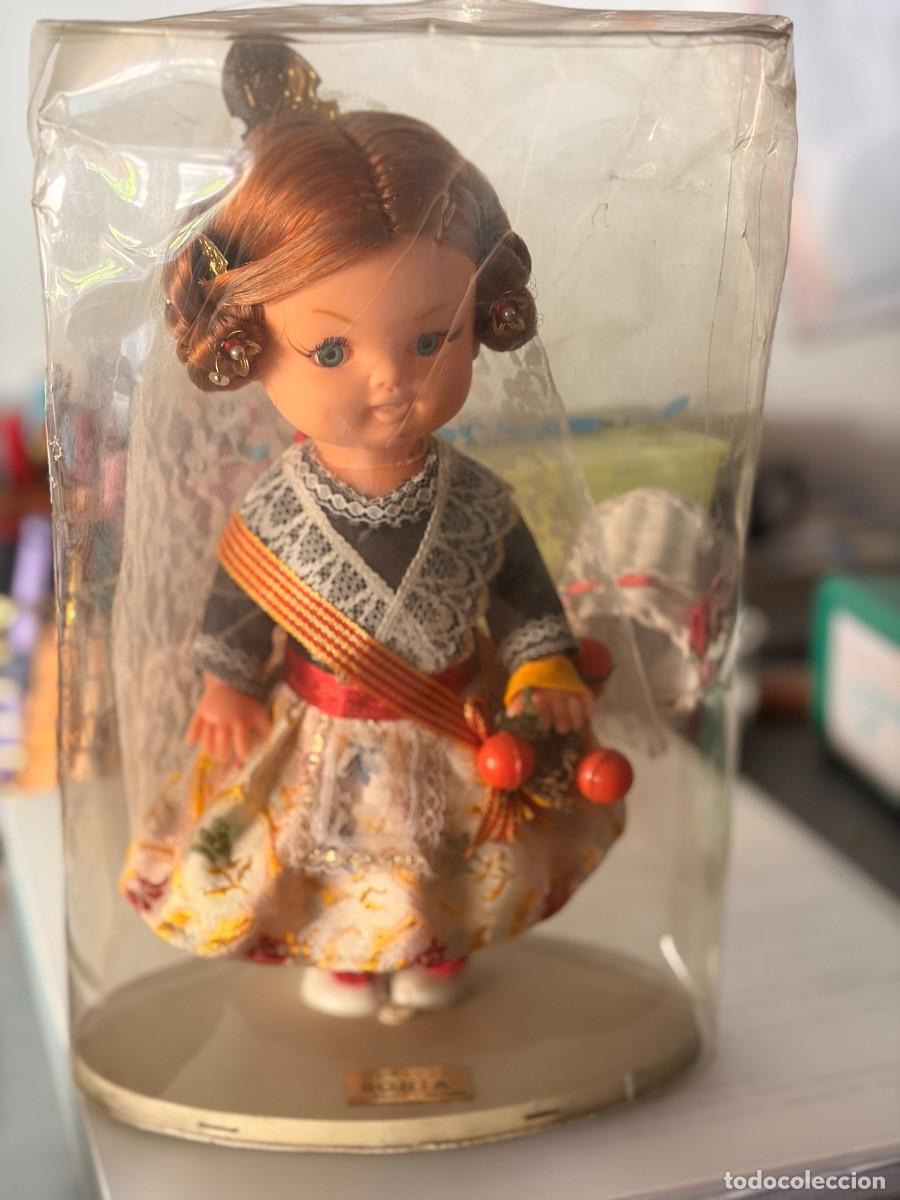 Mu&ntilde;ecas Nancy y Lucas: MU&Ntilde;ECA MAR&Iacute;N (CHICLANA) - FALLERA MAYOR / VALENCIANA - EN SU URNA ORIGINAL DE METACRILATO/PL&Aacute;STICO