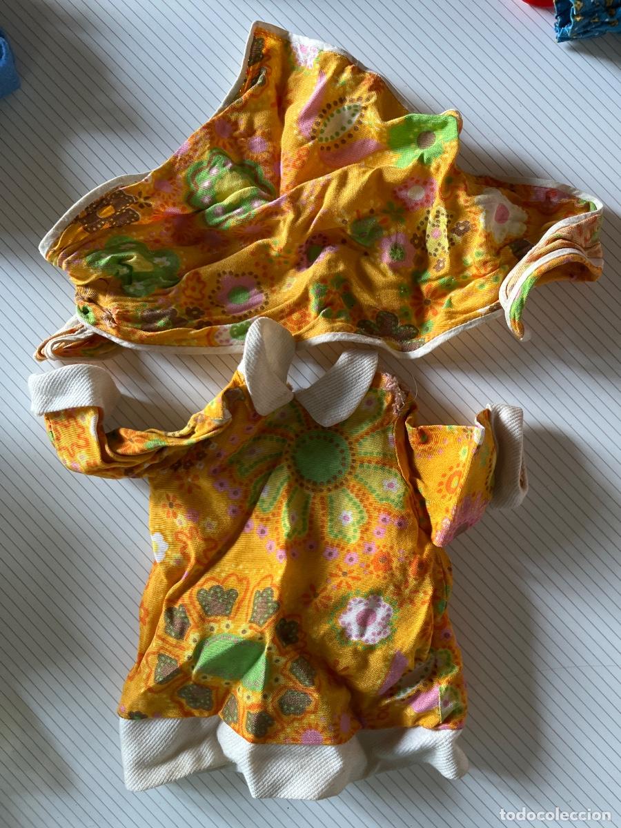 Mu&ntilde;ecas Nancy y Lucas: Vestido de la Nancy de los anos 70 con pa&ntilde;uelo de cabeza