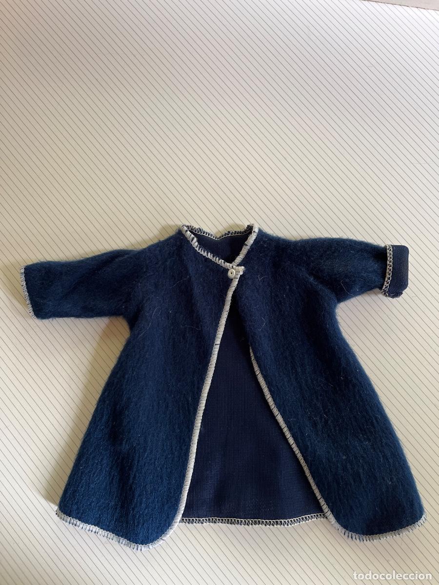 Mu&ntilde;ecas Nancy y Lucas: Bata o abrigo azul de la Nancy