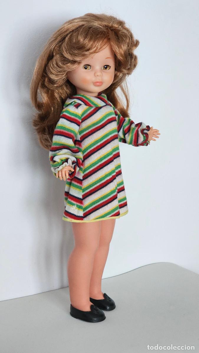Mu&ntilde;ecas Nancy y Lucas: NANCY CAPAS DE FAMOSA CON VESTIDO OTO&Ntilde;O
